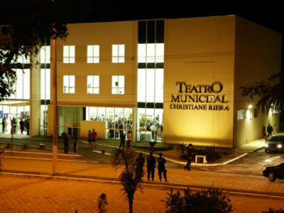 Deputado Ulysses Gomes participa de inauguração de teatro em Itajubá