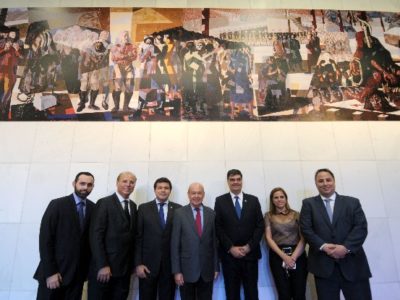 Assembleia lança obras em homenagem aos inconfidentes