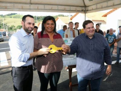 Prefeitura de Monte Sião entrega maior empreendimento habitacional da história da cidade