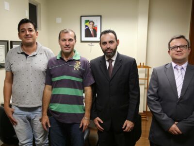 Deputado Ulysses se reúne com prefeitos, vereadores e lideranças