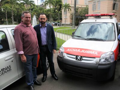 Ulysses entrega veículos e equipamentos agrícolas para municípios mineiros