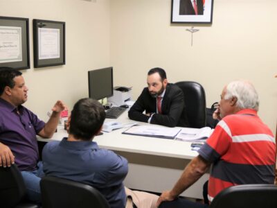 Ulysses Gomes recebe visita do prefeito e vice de Areado