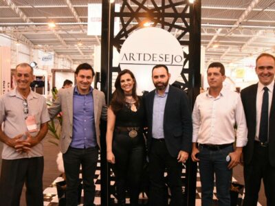 Deputado participa de abertura de feira em Juruaia e se reúne com lideranças em Paraguaçu