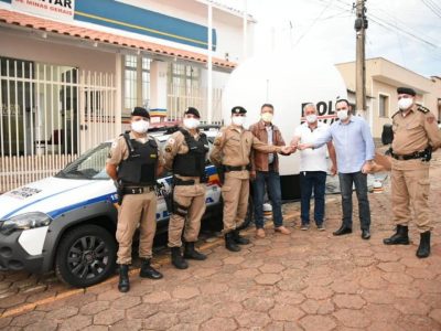 Ulysses Gomes entrega viaturas para a PM de Cambuquira, Machado e Alterosa