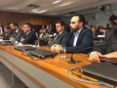 Baixo nível da água da Represa de Furnas é tema de debate no Senado