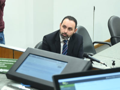 Deputado discute situação caótica das estradas estaduais em reunião na Assembleia